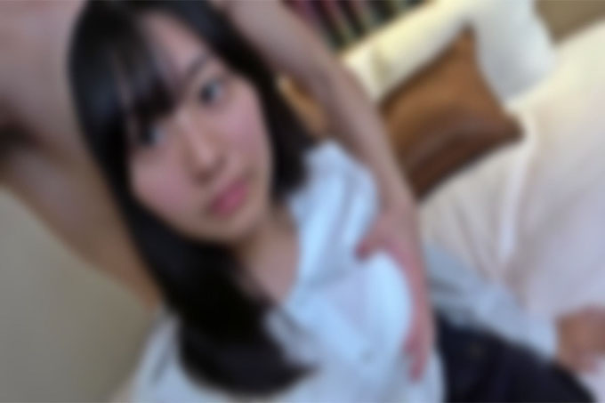 【FC2】名牌私立名媛学园的学生。压倒性的透明女学生一边感受到不道德感和罪恶感，一边瞬间爆发，连续大量射出阴道内精液。我们多次要求拍摄的超有价值的私人性爱视频