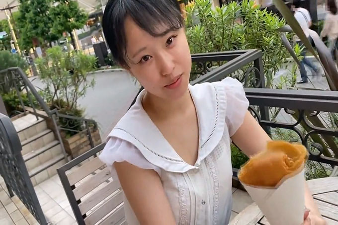 [FC2] 认真又天真的18岁女孩。我们去约会，被诱惑，然后去了一家酒店。原始插入后，她以巨大的性高潮和阿赫高脸抽搐的方式射精，并与深情的体内射精发生性关系。