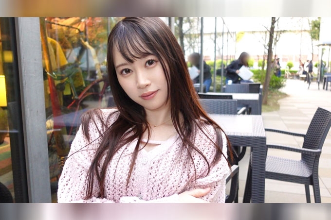 【这样喷出来真的不行吗…? 】清纯氛围却爱NTR AV每天晚上自慰的肤白黑发大姐姐!