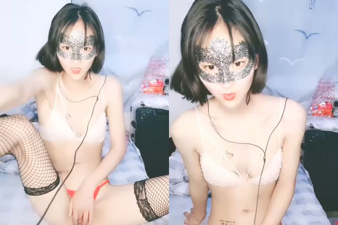 短发面罩苗条妹 镜头前自慰揉奶诱惑狼友