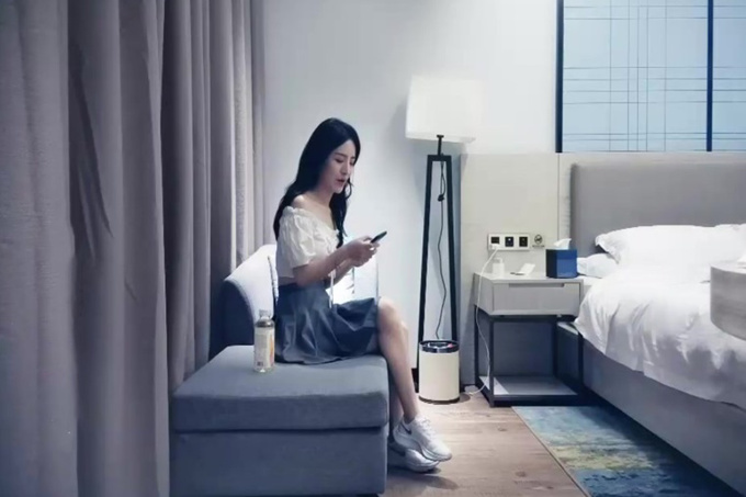 高质量外围妹子TP啪啪，舌吻调情洗完澡开干口交舔逼，后入大力猛操呻吟娇喘诱人