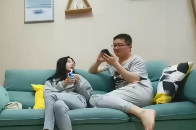 纹身苗条身材妹子啪啪,坐身上摸逼舔奶骑乘大力猛操